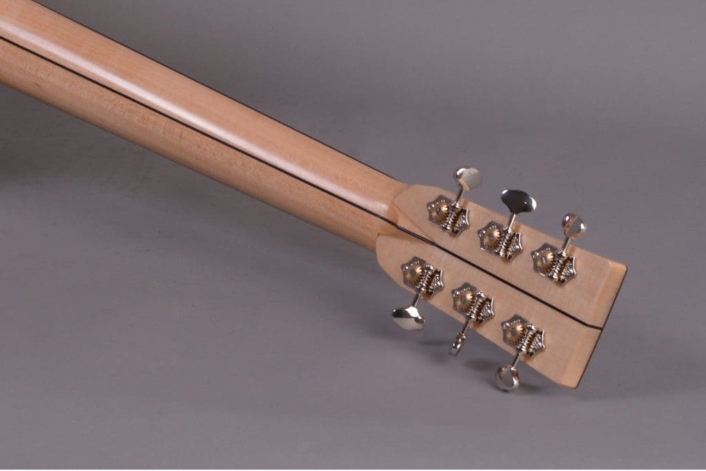 D71_9408_Tuning_Back close up of peg and gears on custom guitar